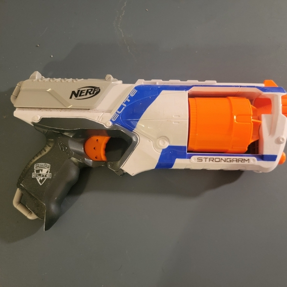 Nerf N-Strike Elite Strongarm Dart Blaster - Picture 1 of 2